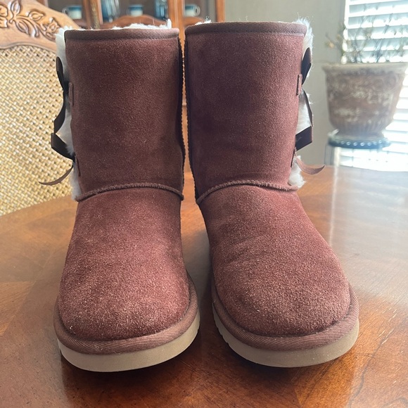 Koolaburra Shoes - Koolaburra Cream Shearling Lined Boots